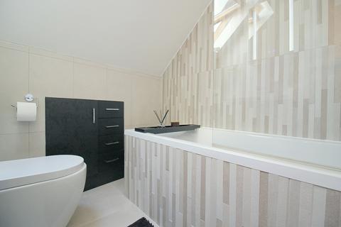 12 North Fold, Bradford, BD10 9PD