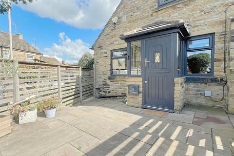 12 North Fold, Bradford, BD10 9PD