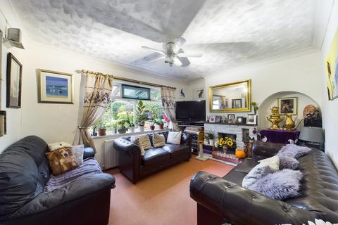 undefined, The Fairway, Ruislip, HA4