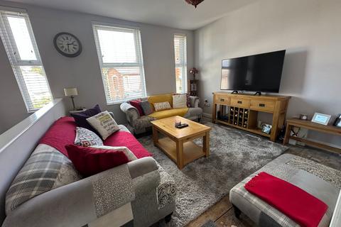 4 bedroom end of terrace house for sale, Goshen Road, Torquay