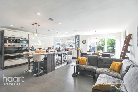 4 bedroom detached house for sale, The Boreen, Headley Down