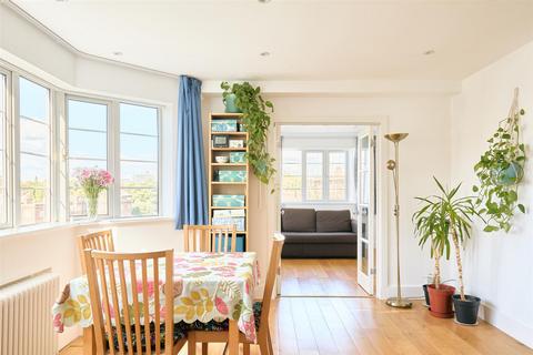 undefined, Chiswick Village, Chiswick, W4