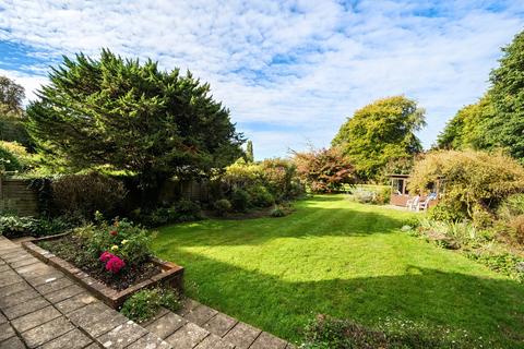 undefined, Harcourt Cottages, Puttenham Hill, Puttenham, GU3