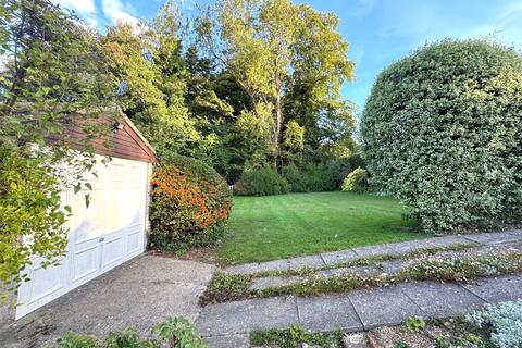 undefined, Harcourt Cottages, Puttenham Hill, Puttenham, GU3