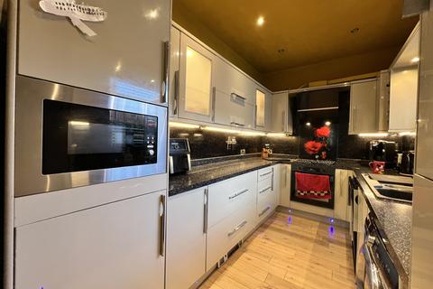 2 bedroom terraced house for sale, Vine Street, Gorton