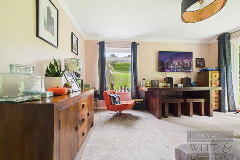2 bedroom flat for sale, Gresham Way, St. Leonards-On-Sea