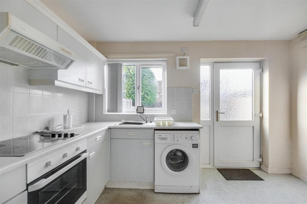 Kitchen 1.jpeg