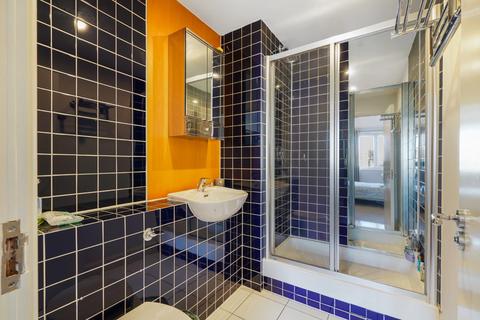 undefined, Plumbers Row, Aldgate, E1