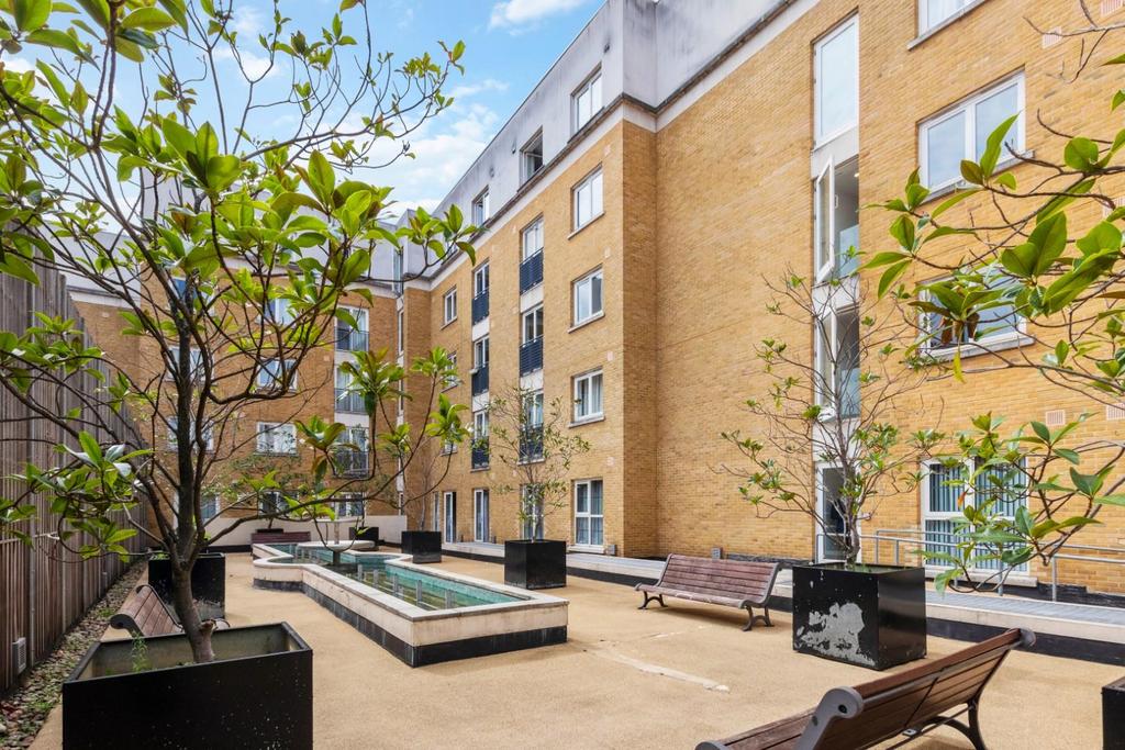 Courtyard 2.jpg
