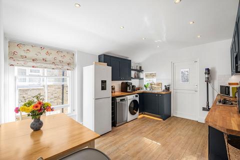 undefined, Midmoor Road, London SW12