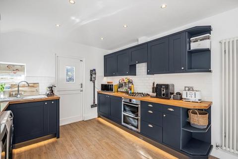 undefined, Midmoor Road, London SW12