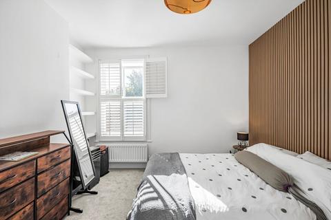 undefined, Midmoor Road, London SW12