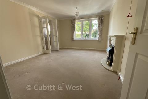 1 bedroom flat for sale, Grange Road, Uckfield, East Sussex