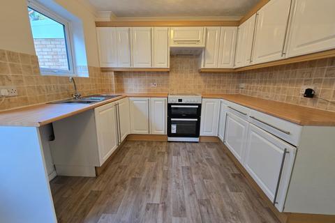 3 bedroom semi-detached house to rent, Anderson Walk, Bury St Edmunds