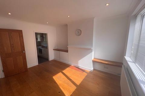 2 bedroom maisonette to rent, The Grove, Potters Bar, EN6