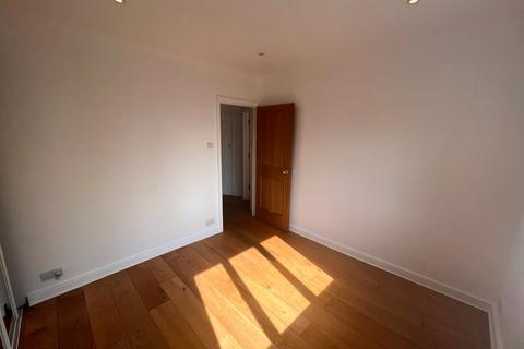 2 bedroom maisonette to rent, The Grove, Potters Bar, EN6