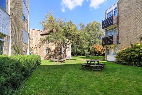 2 bedroom flat for sale, Chapel Street, Cambridge CB4