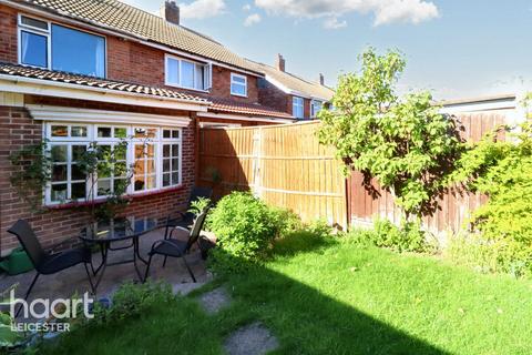 4 bedroom semi-detached house for sale, Shrewsbury Avenue, Leicester