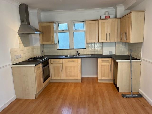 Kitchen 1.jpg