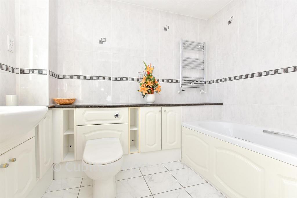 En-Suite Bathroom