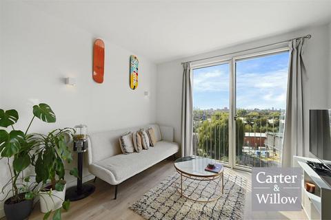 1 bedroom apartment for sale, Harbard Close, Barking, Essex