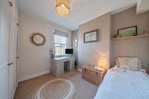 16a Quicks Road, London, SW19 1EZ