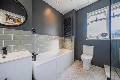 16a Quicks Road, London, SW19 1EZ