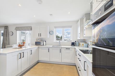 2 bedroom bungalow for sale, Closewool Grove, South Molton EX36