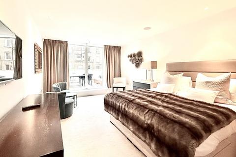 2 bedroom flat to rent, London W8
