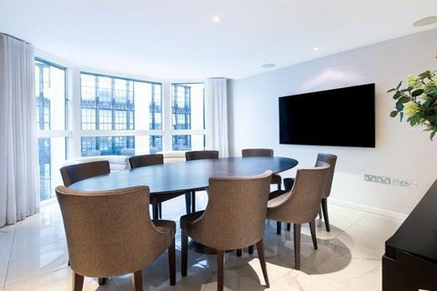 3 bedroom flat to rent, London W8