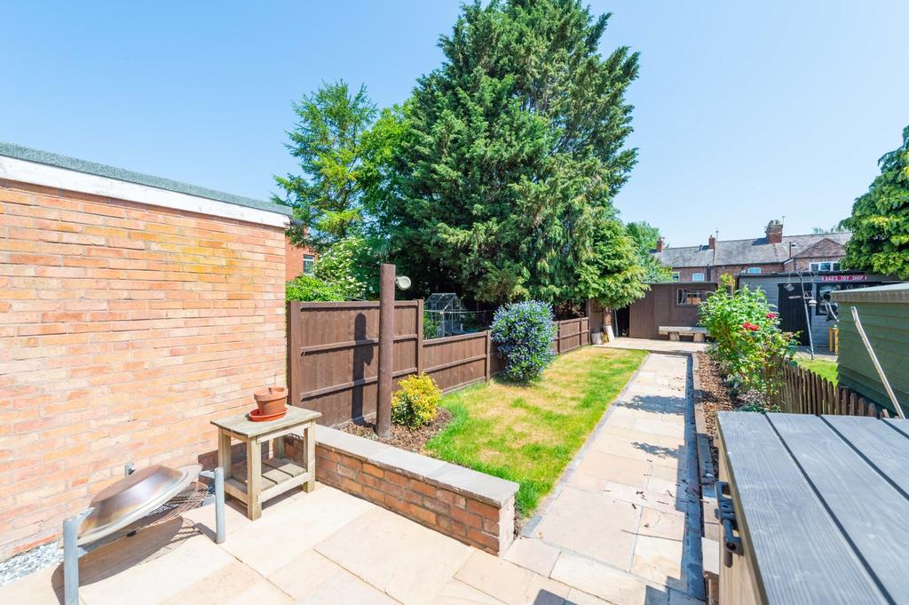 Garden Emily Dimelow Ewemove Whitchurchand Nantwich