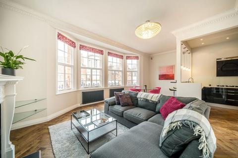 2 bedroom flat for sale, North Audley Street, London W1K