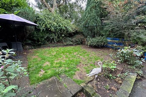 4 bedroom semi-detached house for sale, 33 Cemetery Road, Royton, Oldham, OL2 5SW
