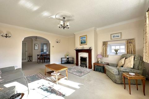 undefined, Holbeck Hill, Albany House, YO11