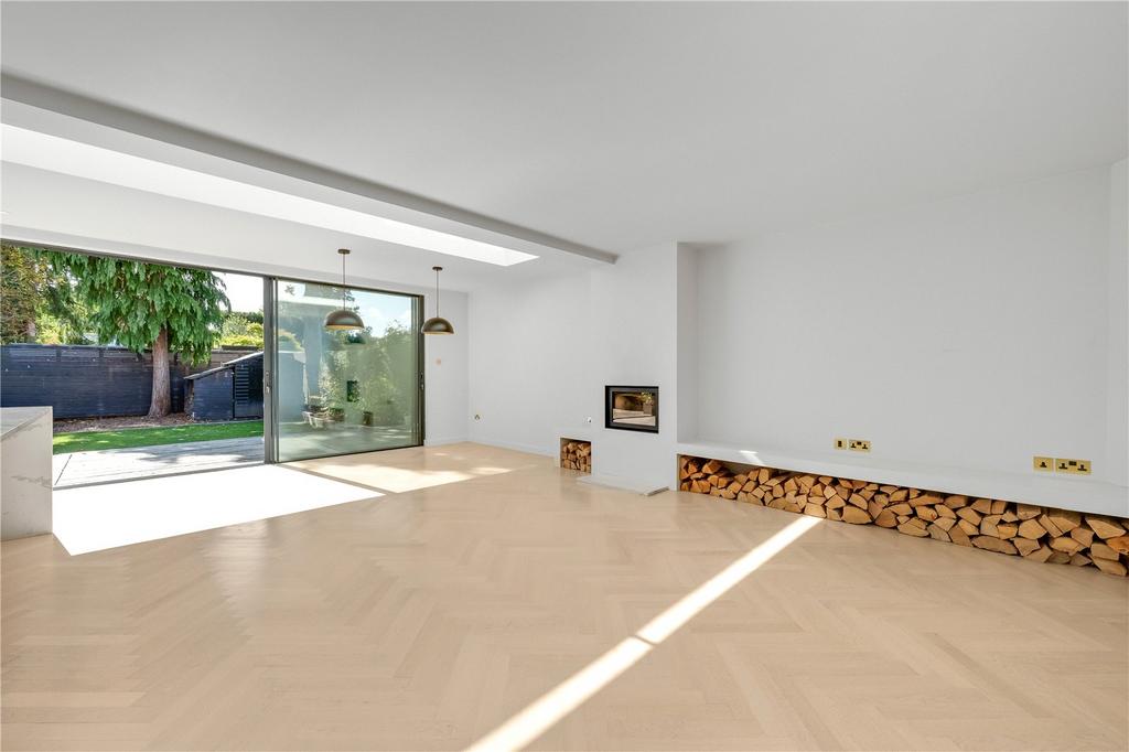 Kitchen/Dining Area