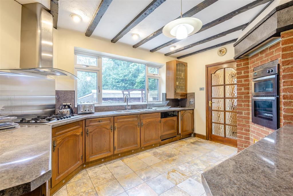 8664327-interior19.jpg