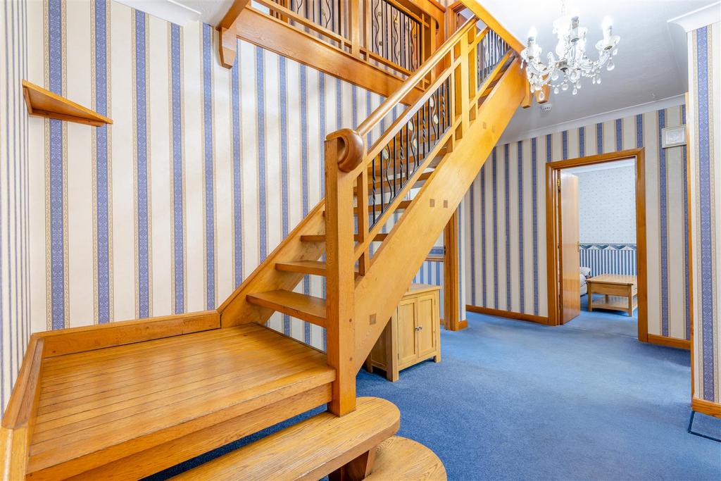 8664327-interior22.jpg