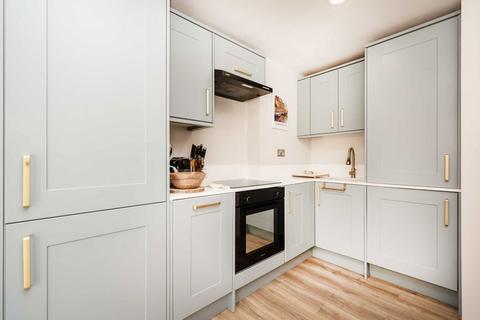 2 bedroom flat for sale, Greyhound Road, London W6