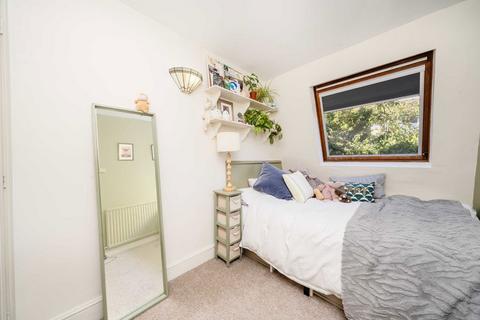 2 bedroom flat for sale, Greyhound Road, London W6