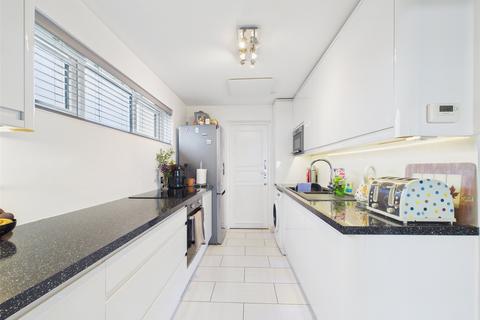 2 bedroom apartment for sale, Boscombe Cliff Road, Bournemouth, BH5