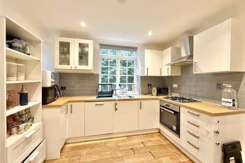 Detached house to rent, Mount Park Road, Harrow HA1