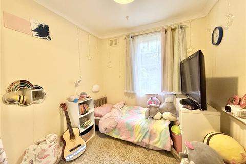 Detached house to rent, Mount Park Road, Harrow HA1