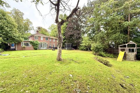 Detached house to rent, Mount Park Road, Harrow HA1