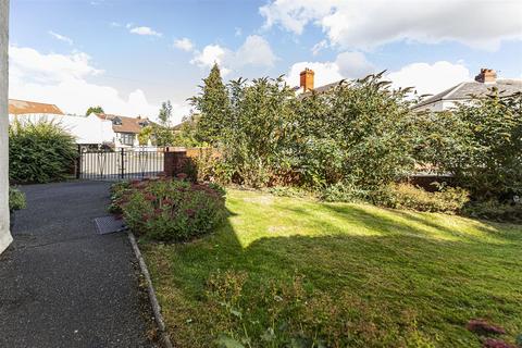 2 bedroom semi-detached house for sale, Rose Avenue, Huddersfield HD3