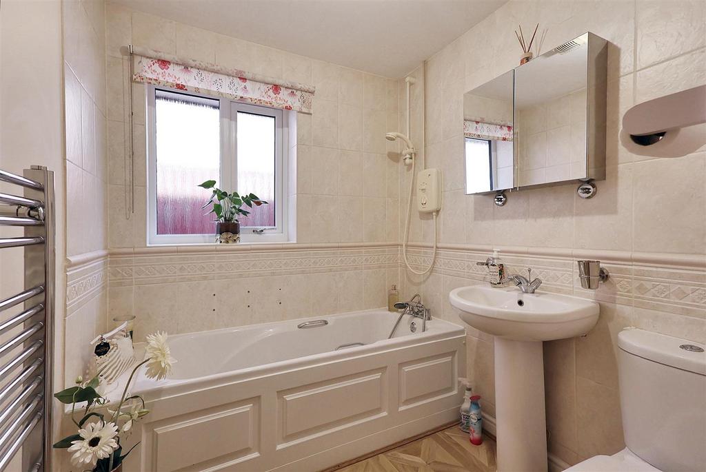 Marshall Close Calverton, Nottingham, NG14 6 RE