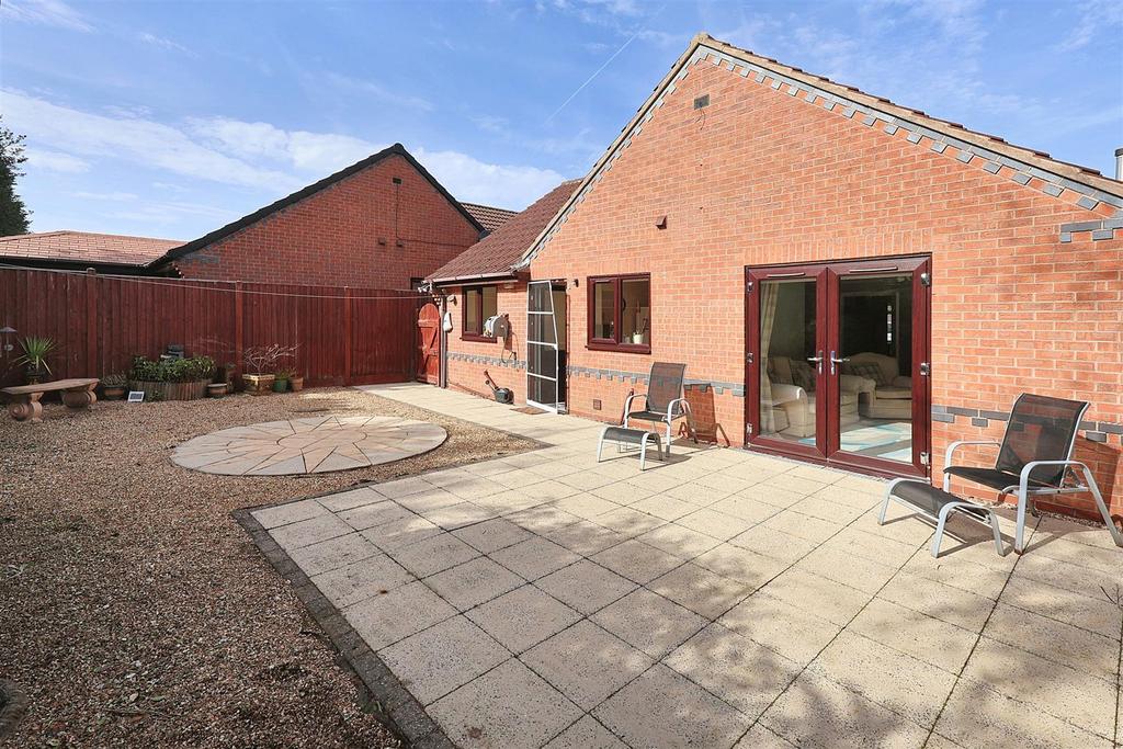 Marshall Close Calverton, Nottingham, NG14 6 RE