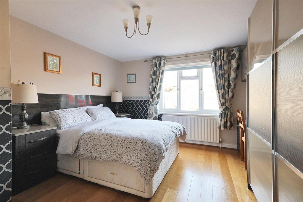 Marshall Close Calverton, Nottingham, NG14 6 RE