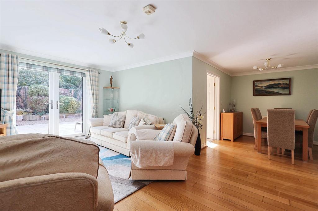 Marshall Close Calverton, Nottingham, NG14 6 RE