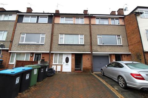 3 bedroom maisonette to rent, Ebberns Road, Hemel Hempstead HP3