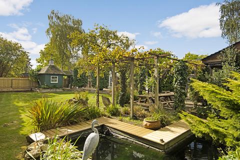 5 bedroom detached house for sale, Graveley Road, St. Neots PE19